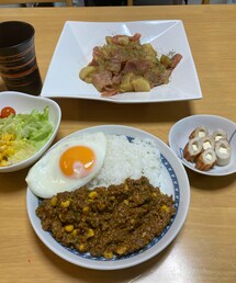 パパごはん | ドライカレー、ジャーマンポテト、チーズちくわ、サラダ(その他)