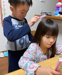 妹をブラッシング | ヘアブラシ