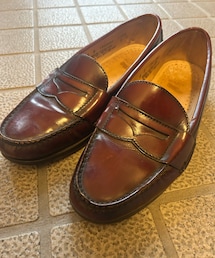 G.H.BASS | 奈良のtwo of usというブライトンティールームというカフェに常設してたり、popupで出展してたりする双子のご兄弟がされてる古着屋で購入。90年代のメイドインUSA。ヴァーガンディの色が渋い。(ローファー)