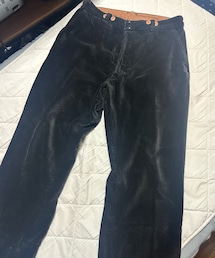 LE FORT-BEAU | 大阪南船場のESSENSE STOREさんで購入。太畝のコーデュロイのパンツがどうしても欲しくてこれを狙ってお店に行った。履いたらサイズ完璧でシルエットも綺麗。上品なのにワークパンツ、ユーロヴィンテージの魅力ですね。タグは刺繍タグでLE FOUT-BEAUのもの。おそらく50年代のものです。(その他パンツ)