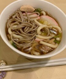 うんそば🥢 | 大晦日はうんそばを食べるって言うと大体何それ？って聞かれます😂うどん＋そば。(その他)