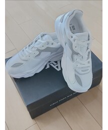 present | スニーカー