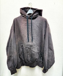 VICTIM | セカストで1300円 背中にセンタージップ付き(パーカー)