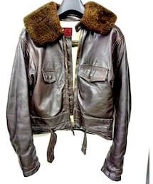 no brand | 1940年代　USN USM 冬用電熱フライングスーツM456をショート丈の　Jkにカスタムしたモノのレプリカ　ゴートスキン　フライトジャケット(ミリタリージャケット)