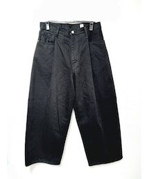 Levi's | ブランド：LEVI'S 

ワイドプリーツ CROP ブラック GRANITE MADE OF JAPANリーバイスらしくないワイドシルエット　カイハラ製デニム　26000円。(デニムパンツ)