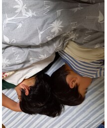 ２人で頭逆さまにこの寝相w | その他