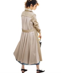 IEDIT | ＩＥＤＩＴ　バックスタイルが印象的なボリュームロングコート〈ベージュ〉(トレンチコート)