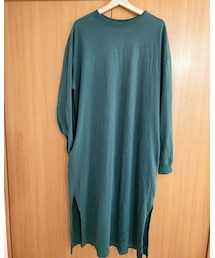 LOWRYS FARM | 少し濃いめのグリーン、カットソー素材で長いシーズン着れる(ワンピース)