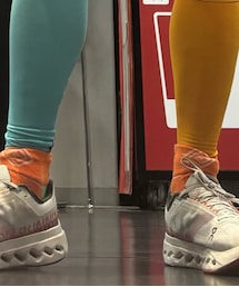 On | スニーカー