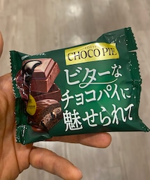 甘味バカ一代🦶 | パッケージ、少し開いてますが🤭最近ハマっている、LOTTEのチョコパイの個別売り。この味好き🥰コーヒーと合います☕️(その他)