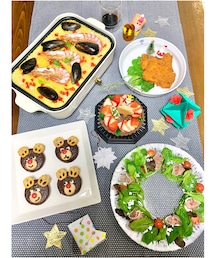 スウィーツ同盟会🐰🎂🎄 | 毎年恒例だけど年に1度のお楽しみメニュー🎄　　　　　　　　今年はトナカイチョコパイも作りました🦌✨　　　　　　　　　SARAがクリスマスの飾りを工作してくれた🎅🏻✨(食器)