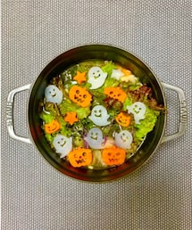ハロウィン鍋👻🍲 | 鶏だしうま塩鍋🐓🍲　　　　　　　　　　　　　　　　風邪引きさんとのハロウィンご飯🎃(鍋/フライパン)