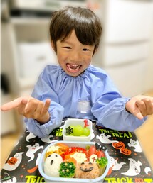 RENは動物園🐆に遠足でした🚌✨ | リクエストのハロウィン🎃👻弁当🍱を持ってニッコニコ😆で出発しました🚌✨色んな動物を見れてとっても嬉しかったみたいです🐆🐘🦒✨(お弁当箱)