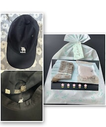 moz | さりちゃんから2024年の誕生日プレゼントにいただいた mozの🦌🧢、 後ろがカーキのレザー調なの可愛い💚 シャンブルの花柄の靴下🧦は2022.GWに初めて会った時に頂いたもの💝(キャップ)