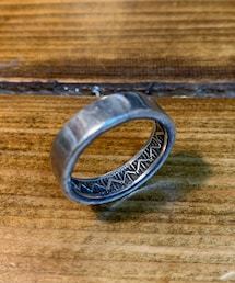 sunshinereeves | 表はプレーンだが、裏側にスタンプワーク粋だねー！！(リング)