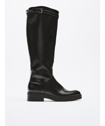 ZARA | バックル付きフラットブーツ(ブーツ)