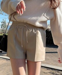 BooBreaths | 【BooBreaths】ストレート レザーショートパンツ ベージュ ¥5,600(税込)(その他パンツ)
