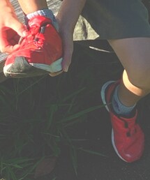 なんかカチカチする靴 | スニーカー