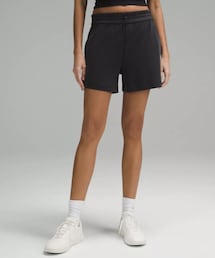 Lululemon Athletica | Lululemon Softstreme High-Rise Short 4" (カーゴパンツ)