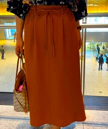 Stola. | スカート