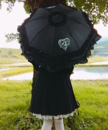 Disney | Disney/ふしぎの国のアリスプリント入り・ラッセルレース・サテンリボン・ハート型抜きフリル付きアンブレラ(黒)(長傘)