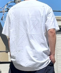 off white | トップス