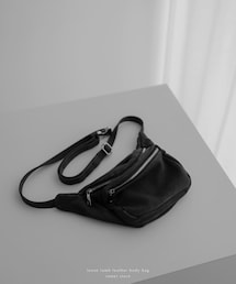 remer | loose lamb leather body bag(ボディバッグ/ウエストポーチ)