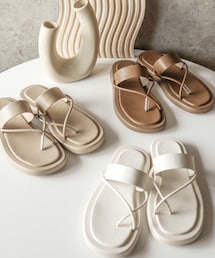 VIVIAN | yumi collaboration 厚底甲バンドクロストングサンダル V15000SM(サンダル)