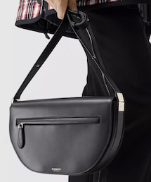 BURBERRY | Medium Leather Olympia Bag in Black(ハンドバッグ)