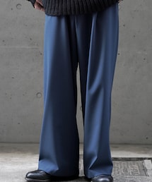 Edwina Horl | スラックス