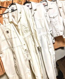 🔸白いものは徹底的に白く💦 | 🔸メルカリ出品中🙋‍♂️ 白のオバオル、つなぎ、トラッカーJK(サロペット/オーバーオール)