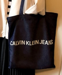 Calvin Klein | SALEで¥2,500でした☺️でもホントにCalvinKleinか…？ಠ_ಠ(疑り深い奴)(トートバッグ)