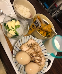 晩ごはん🍚 | 鶏チャーシュー&味玉、ブロッコリー、納豆、かぼちゃのごま和えでした☺︎(食器/キッチン)