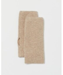 H&M | もう少し彩度おさえめのベージュ(アームカバー)