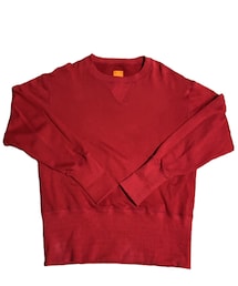 KATO` | KATO`の服達は5感で感じる服である。長年世界のデザインシーンでデニムを中心にして活躍してきた加藤博が手がける自身のブランド「KATO`」形、生地、 縫製、洗い、すべての要素が重り、それらは着込むほどに持ち主と同化し変化してゆく。それは偶然ではなく、KATO`のもっとも得意とする仕掛け (トリック)が随所に施されているからである。KATO`に袖を通した瞬間に感じるでしょう。その着心地、その面白さ(スウェット)