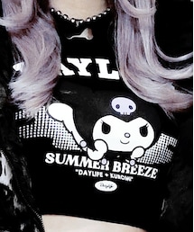DAYLIFE | DAYLIFE X KUROMI CROP HALF T-SHIRT (BLACK)(Tシャツ/カットソー)