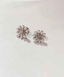 パールお花スタッドピアス | ピアス(両耳用)