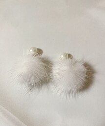 白ファーピアス | ピアス(両耳用)