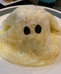 おばけオムライス | 白身のみでオムライス。中身はイカ墨炒飯にしようと思ったのですが娘が嫌がった為普通のケチャップライス。(その他)