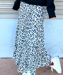 Mila Owen | スカート