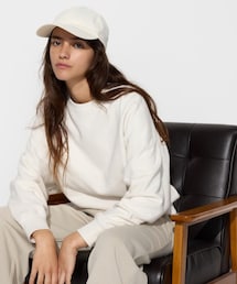 UNIQLO | スウェットシャツ(オフホワイト、ブラック、グレーのいずれか着用)(スウェット)
