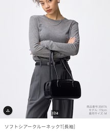 GU | グレー/ブラック/レッド/ナチュラルのどれか着用(Tシャツ/カットソー)