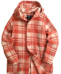 Nigel Cabourn | ブランケット ジャケット / BLANKET JACKET　1950年代の英国海軍のダッフルコートを元にしたデザインで製作。素朴で温かみのある質感のブランケット素材には、英国の伝統的なタータンチェックをシンプルに単色で表現。コットンウールの混紡で軽量且つ、保温性も抜群。ボタンにはタグア椰子の実を削り出して制作されたコロゾボタンを採用。(ジャケット/アウター)