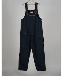 Nigel Cabourn | 2022 A/WNAVAL DUNAGREE - COTTON RIPSTOP  米国海軍が第二次大戦時に着用したルーズフィットのデックビブス＝甲板用の作業着をインスピレーション源としています。リップストップ素材はミリタリーウェアでは散見される素材ですが、その代表格としてはベトナム戦争時に米国軍が纏っていたものです。素材自体は米国空軍が、引裂き・破けに強い素材として開発したもの。(サロペット/オーバーオール)