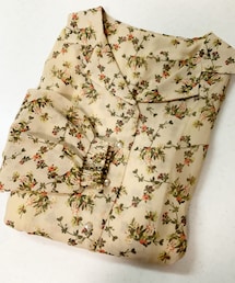 INGNI | ベージュ生地に花柄の可愛い7分袖ブラウス❁⃘*.ﾟ(シャツ/ブラウス)