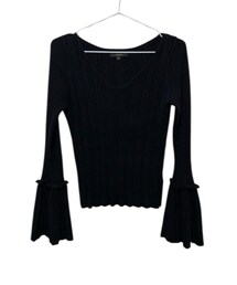 rienda | 袖が可愛いVネックニット🧶薄手でモコモコせず、フィットするのが好き🥰(ニット/セーター)