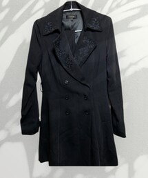 rienda | 刺繍入りのコート🧥ベルトにも刺繍が付いている🪡薄手で春、秋にぴったり🍁🌷🌸(チェスターコート)