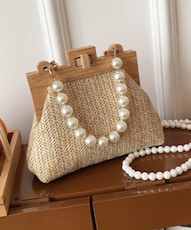 SHEIN | ベージュの雑材のがま口バッグ👜持ち手とショルダー紐がパールになっている🥰(ショルダーバッグ)