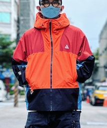 Colorholic man｜NIKE ACGのマウンテンパーカーを使った