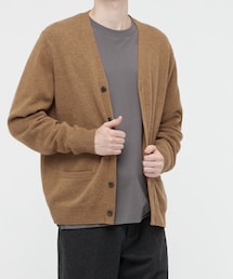 UNIQLO | プレミアムラムVネックカーディガン　カーキ　XL(カーディガン/ボレロ)